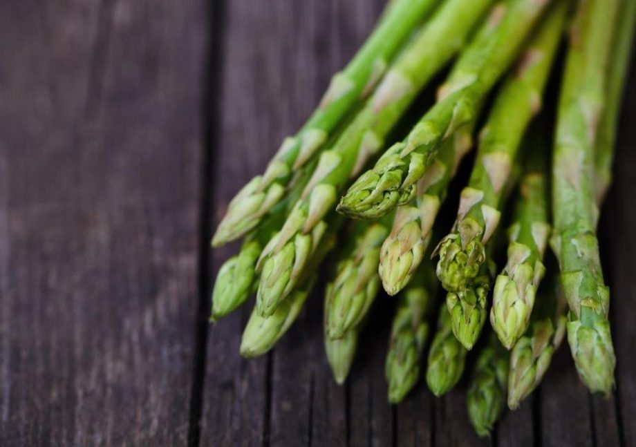 Asparagus helps detox and build muscle